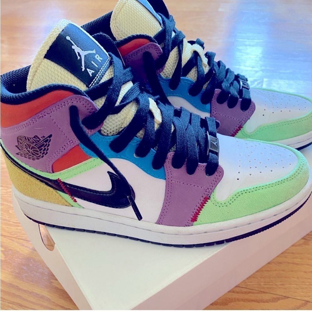 Nike Jordan 1 Sneakers